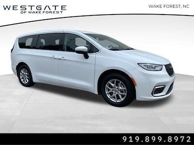 2023 Chrysler Pacifica FWD Minivan for sale #62818P - photo 1