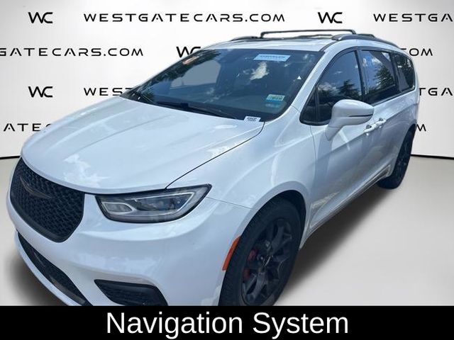 Used 2021 Chrysler Pacifica - photo 1