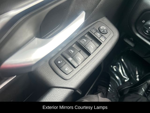 Used 2024 Ram 1500 - photo 15