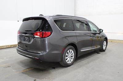 2017 Chrysler Pacifica FWD Minivan for sale #63119XP - photo 2