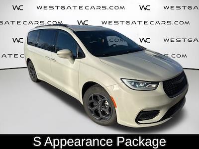 Used 2021 Chrysler Pacifica Touring Minivan for sale #KA15353A - photo 2