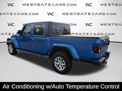 Used 2023 Jeep Gladiator - photo 1