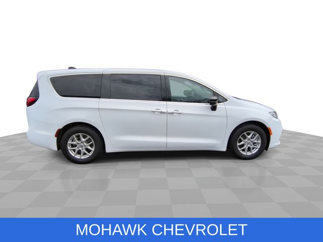 Used 2024 Chrysler Pacifica - photo 12
