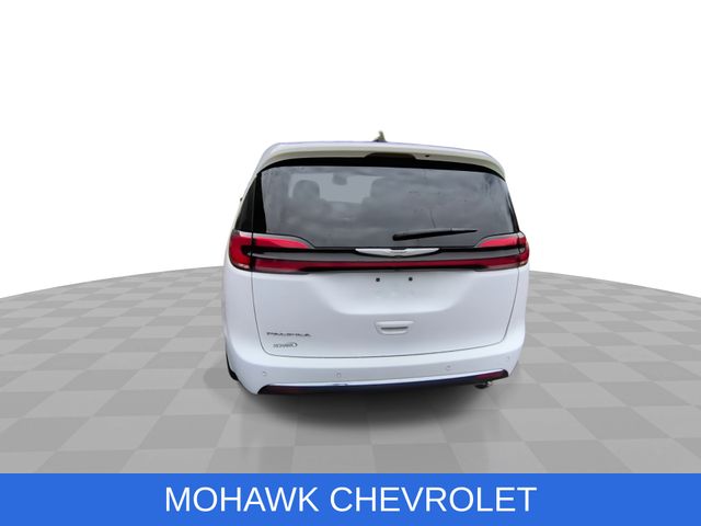 Used 2024 Chrysler Pacifica - photo 10