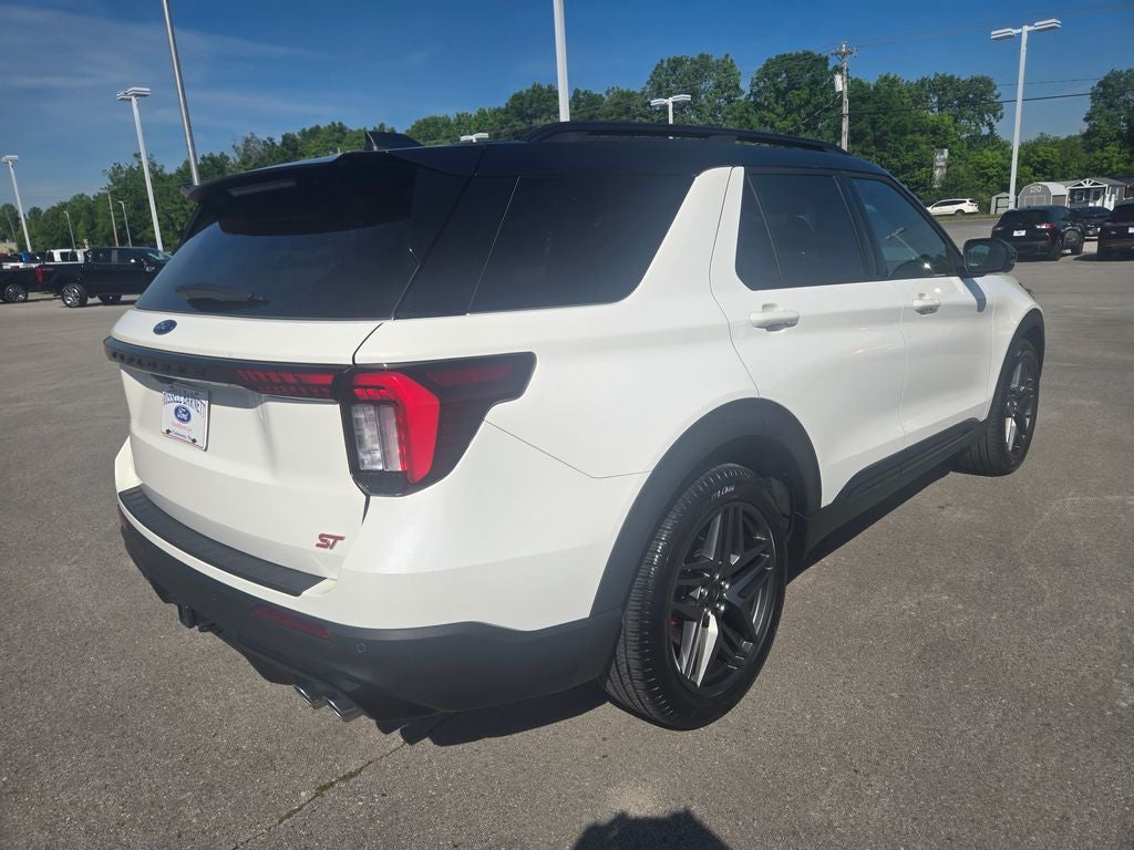 Used 2025 Ford Explorer - photo 6
