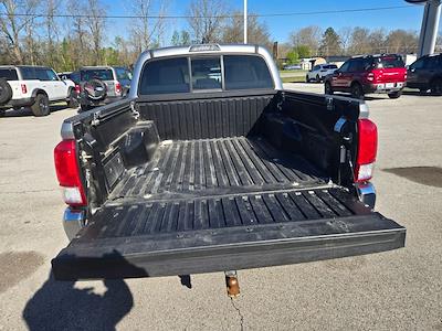 Used 2017 Toyota Tacoma - photo 1