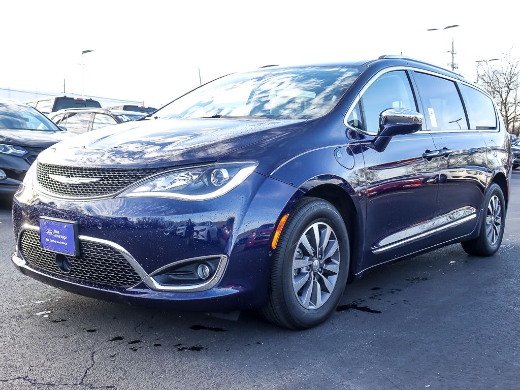 Used 2020 Chrysler Pacifica - photo 1