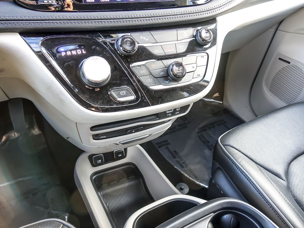 Used 2020 Chrysler Pacifica - photo 23