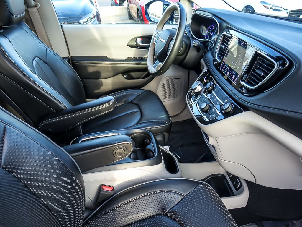 Used 2020 Chrysler Pacifica - photo 27