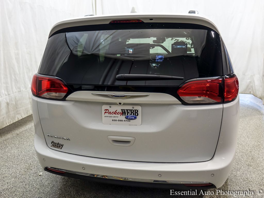 Used 2018 Chrysler Pacifica - photo 7