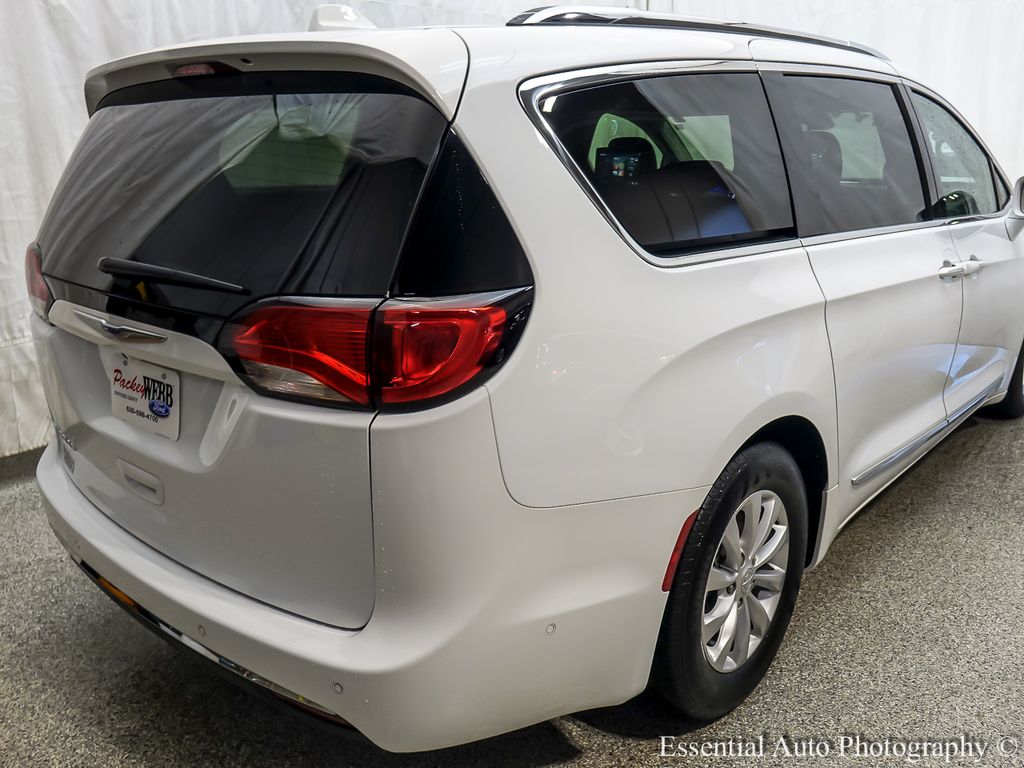 Used 2018 Chrysler Pacifica - photo 8