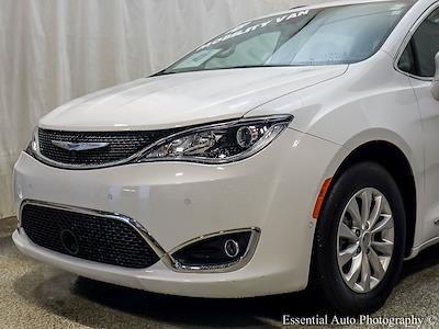Used 2018 Chrysler Pacifica - photo 2