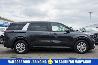Used 2023 Kia Carnival - photo 1