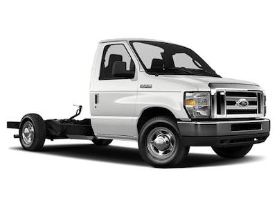 Used 2015 Ford E-350 - photo 1
