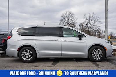 Used 2024 Chrysler Pacifica - photo 1