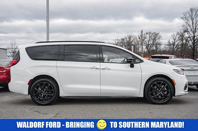 Used 2023 Chrysler Pacifica Limited Minivan for sale #WC17693B - photo 2