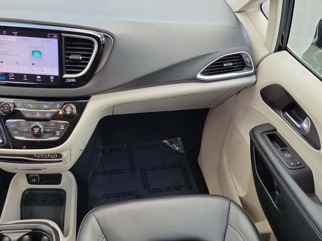 Used 2024 Chrysler Pacifica - photo 17