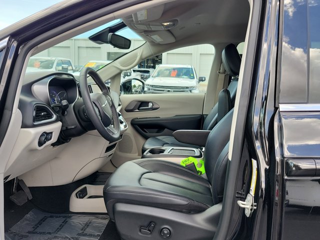 Used 2024 Chrysler Pacifica - photo 21