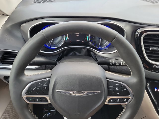 Used 2024 Chrysler Pacifica - photo 23