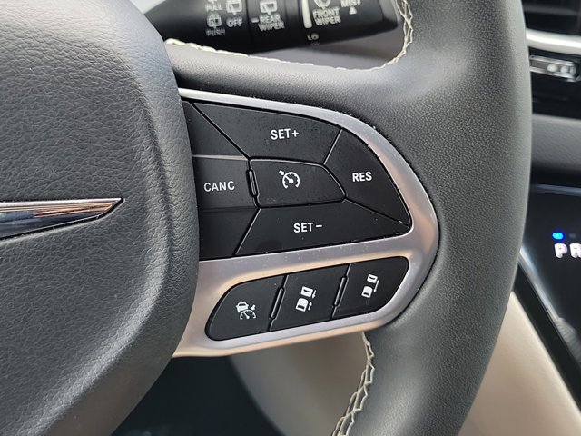 Used 2024 Chrysler Pacifica - photo 25