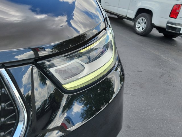 Used 2024 Chrysler Pacifica - photo 2