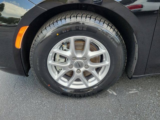 Used 2024 Chrysler Pacifica - photo 6