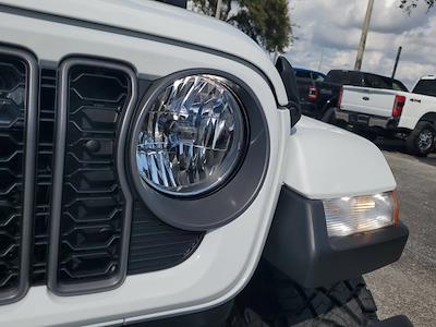 Used 2025 Jeep Gladiator - photo 1