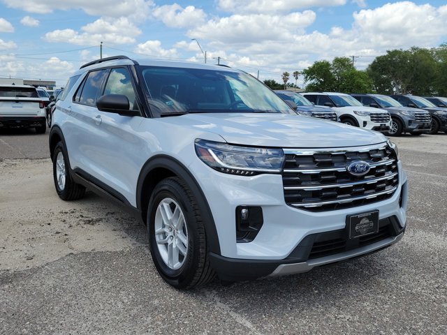New 2026 Ford Explorer - photo 2