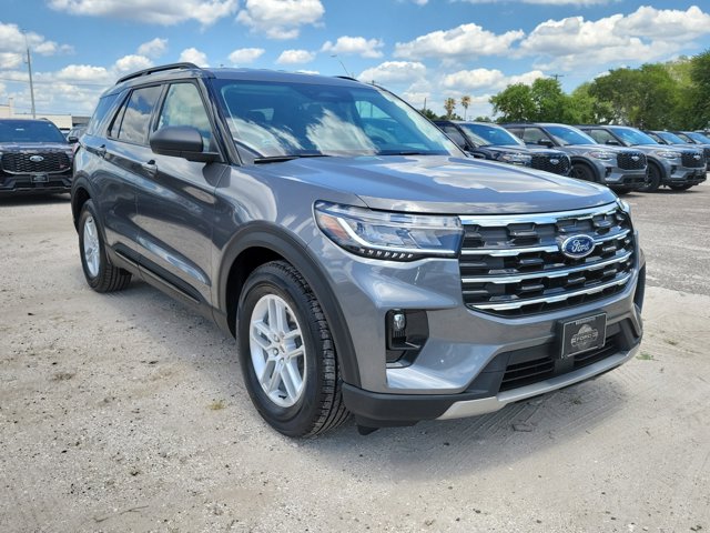 New 2026 Ford Explorer - photo 2