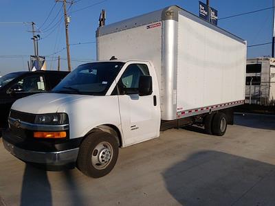 Used 2022 Chevrolet Express 4500 - photo 1