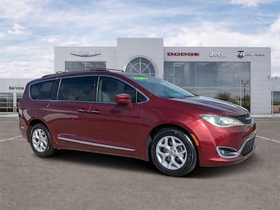 Used 2017 Chrysler Pacifica - photo 1