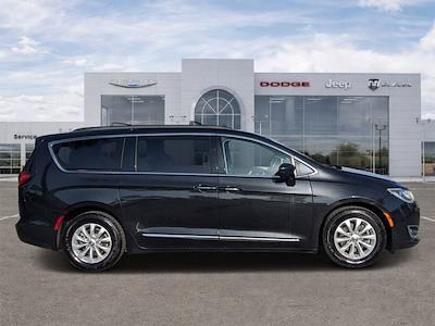 Used 2017 Chrysler Pacifica - photo 1