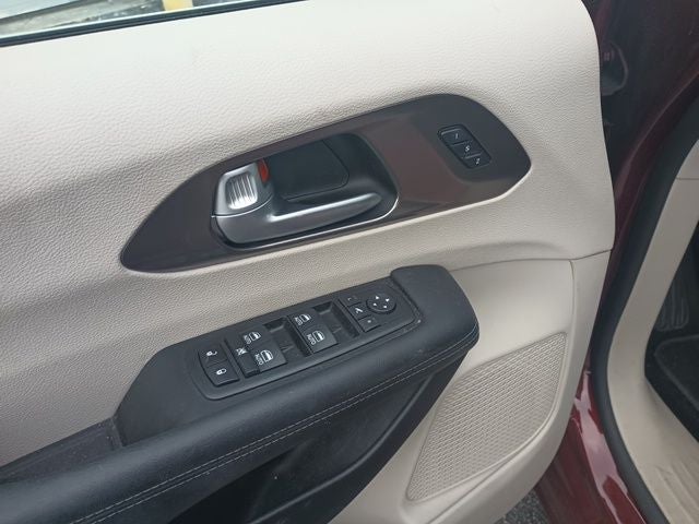 Used 2018 Chrysler Pacifica - photo 12