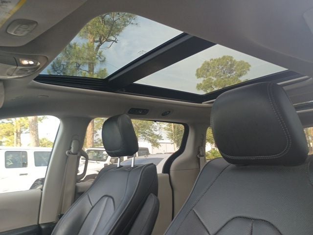 Used 2018 Chrysler Pacifica - photo 13