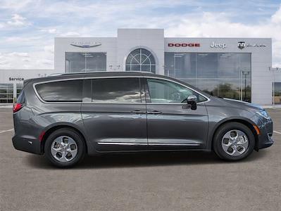 2018 Chrysler Pacifica FWD Minivan for sale #JR358829 - photo 2