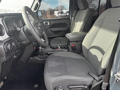 Used 2024 Jeep Gladiator - photo 1