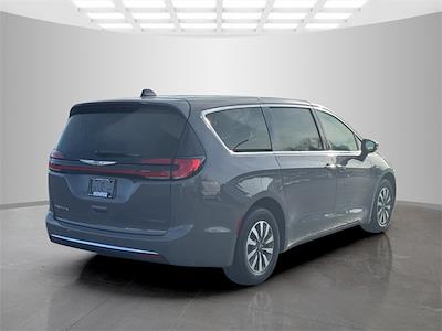 2022 Chrysler Pacifica FWD Minivan for sale #M137016M - photo 2
