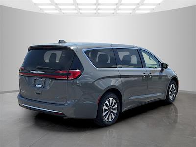 2022 Chrysler Pacifica FWD Minivan for sale #M148047M - photo 2