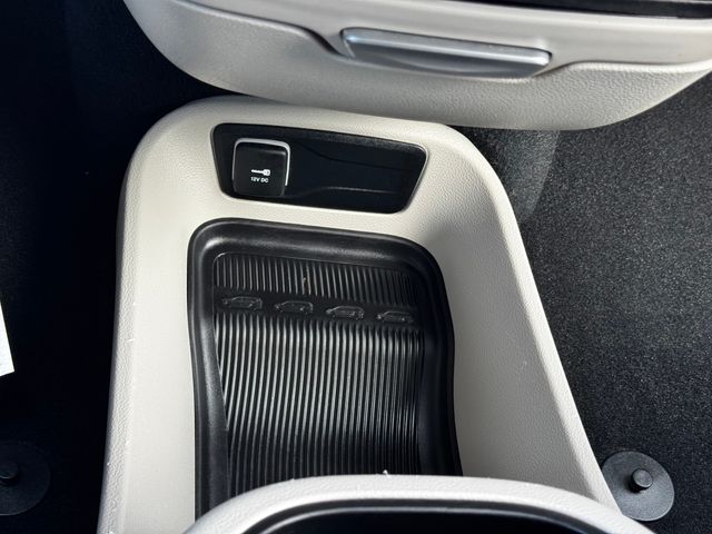 Used 2024 Chrysler Pacifica - photo 43