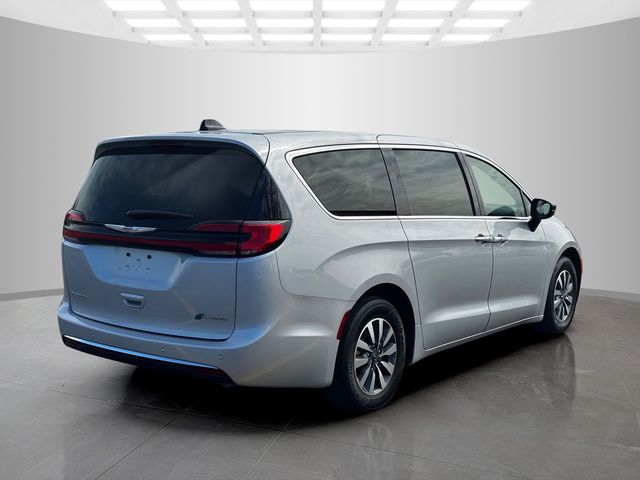 Used 2024 Chrysler Pacifica - photo 9