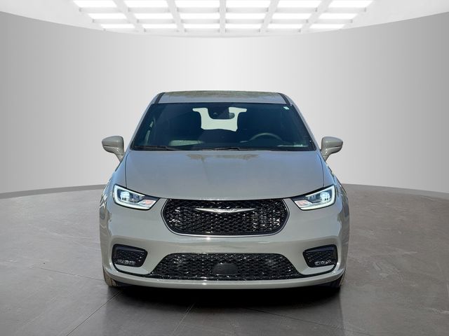 Used 2022 Chrysler Pacifica - photo 2
