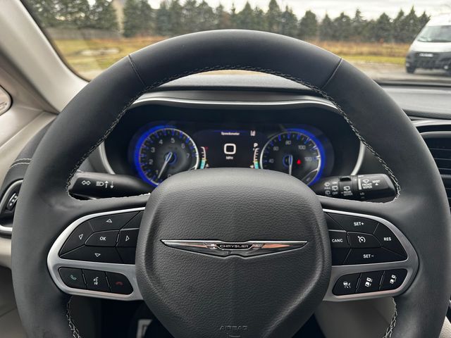 Used 2023 Chrysler Pacifica - photo 27
