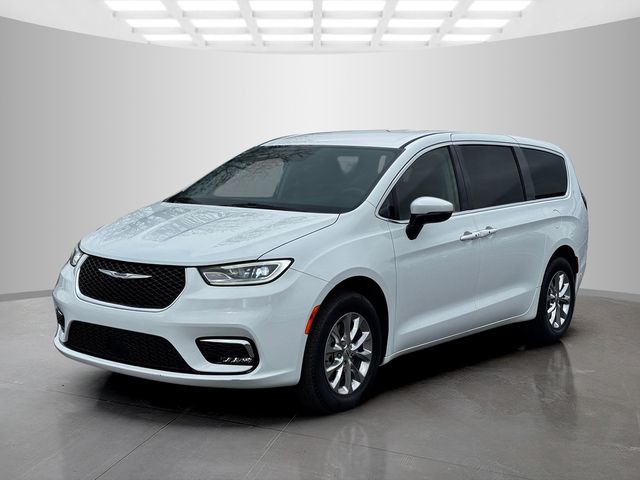 Used 2023 Chrysler Pacifica - photo 5