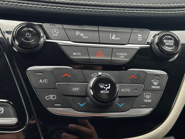 Used 2023 Chrysler Pacifica - photo 36