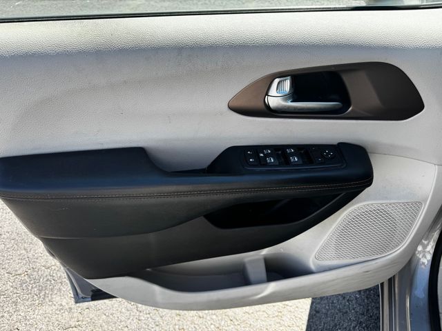 Used 2017 Chrysler Pacifica - photo 23