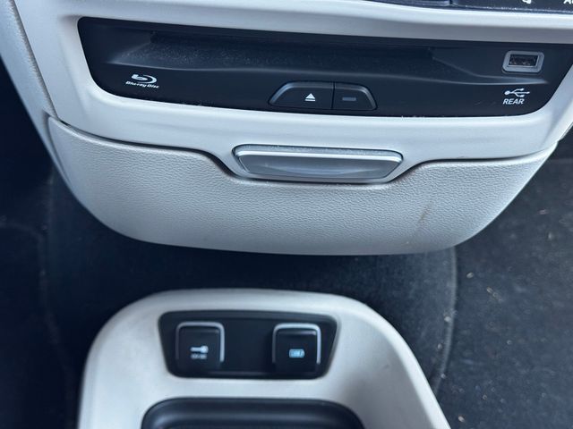 Used 2017 Chrysler Pacifica - photo 40