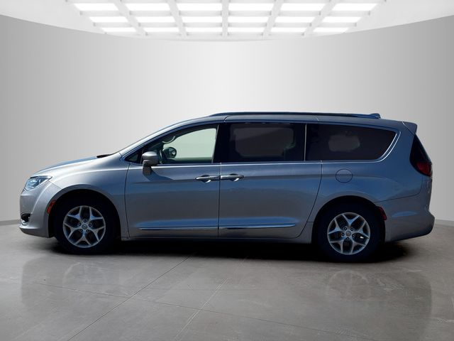 Used 2017 Chrysler Pacifica - photo 2