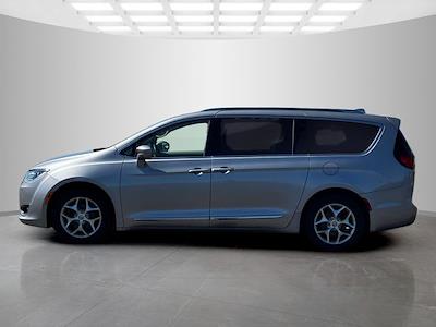 2017 Chrysler Pacifica FWD Minivan for sale #M506362N - photo 2