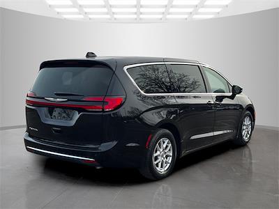 Used 2025 Chrysler Pacifica - photo 1