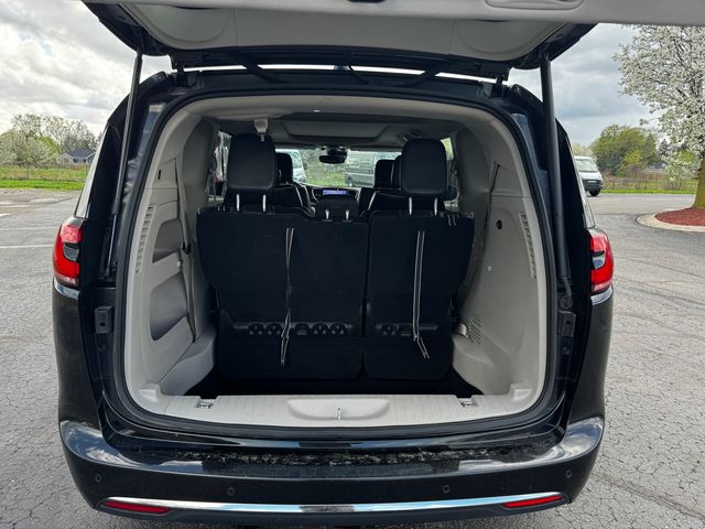 Used 2023 Chrysler Pacifica - photo 19